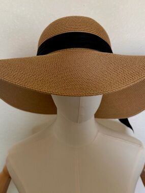 Women’s Wide Brim Straw Sun Hat with Black Band - Brown